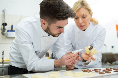 Bild auf Leinwand designing a chocolate piece