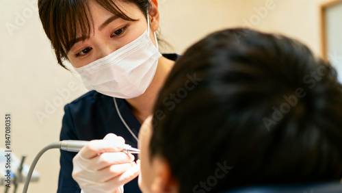 日本人の女性歯科医師