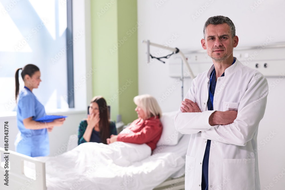 Obraz premium Medical professionals assist patients in a hospital room during treatment or recovery in a bright setting