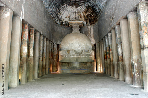 Фотография inside the buddhist stupa