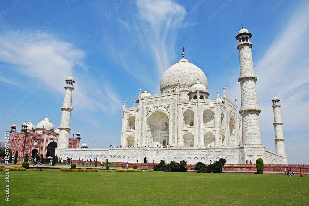 Fototapeta premium taj mahal in agra india