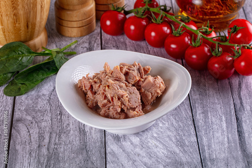 Tableau sur toile Canned Tuna fish in the bowl