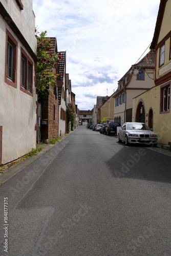 Historischer Ortskern der Winzergemeinde Thüngersheim am Main im Abendlicht, Landkreis Main-Spessart, Unterfranken, Bayern, Deutschland