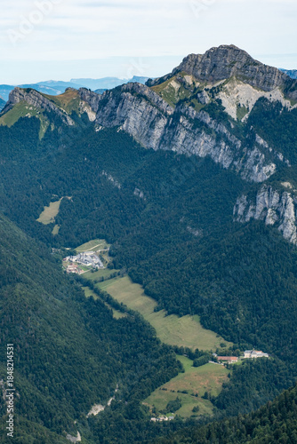 Vue sur le Monastère de la Grande Chartreuse (Alpes, France)	