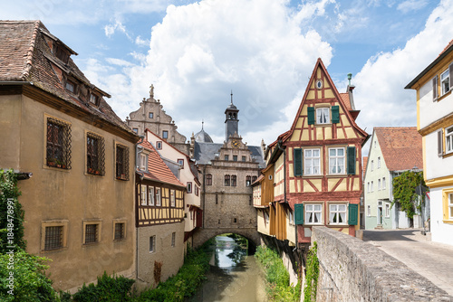 Sehr schöne Historische Altstadt mit dem Fluss Breitbach in Marktbreit 