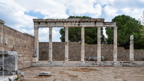 Obraz na plátně Ancient Asclepieion of Pergamon ruins, Bergama, Turkey