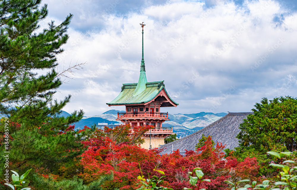 Naklejka premium 京都、大雲院の祇園閣