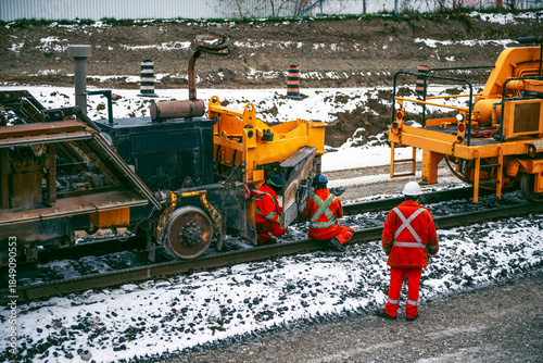 Wallpaper Mural construction of a new station in Toronto, Canada Torontodigital.ca