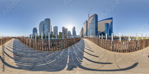Foto 360 hdri seamless panorama on pedestrian path with bridge near skyscrapers with