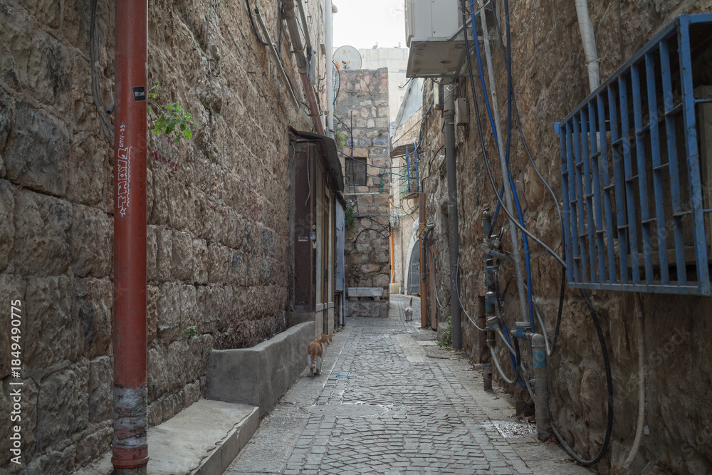 Φωτογραφία empty paving alley around jaffa street