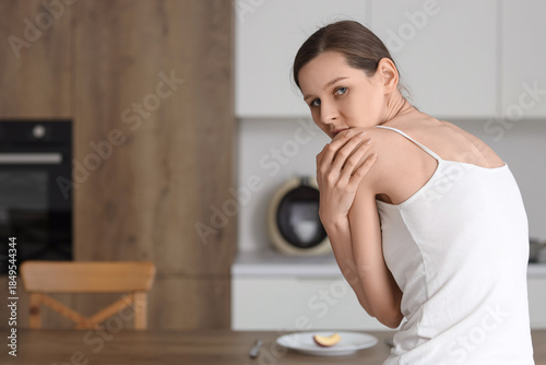 Young woman with anorexia i...