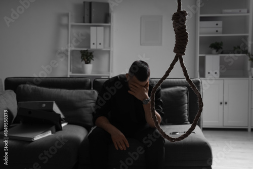 Hanging rope with loop agai...