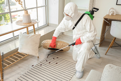 Male pest control specialis...