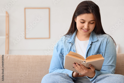 Beautiful young woman readi...