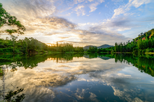 Fotografija Morning Reflection at Liwong Mine Lake, Chana District, Songkhla, Thailand