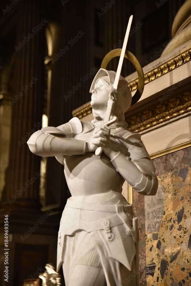 Obraz premium Statue&nbsp;de&nbsp;sainte&nbsp;Jeanne-d'Arc