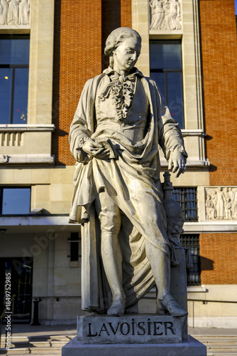 Statue of Antoine Lavoisier in Montrouge, France