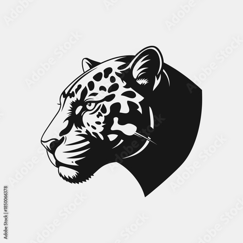Black and White Illustration of Leopard Head.