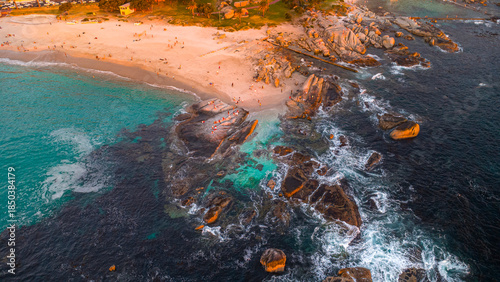 Fotografia Aerial view from Camps Bay in Cape Town, South Africa