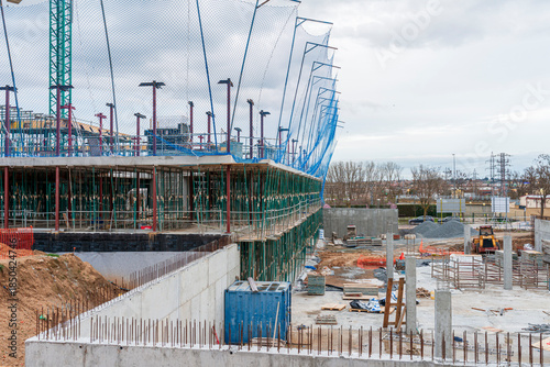Construcción del nuevo Centro de Salud Prosperidad en Salamanca 2025, Forjados de hormigón con vigas de hierro, Construction of the new Prosperidad Health Center in Salamanca 2025, Concrete slabs with