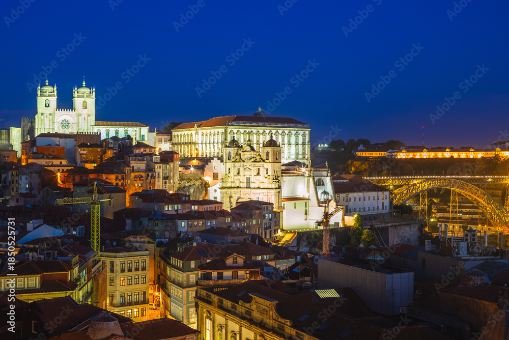 Obraz premium Porto Cathedral and Luis I Bridge in Porto, Portugal