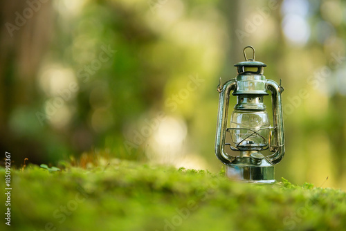 森の中のオイルランタン