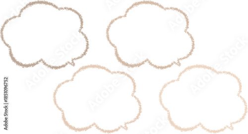 色が少しずつ異なった、茶色の雲の形の吹き出しセット。クレヨンで描いたかわいいふきだし。手描き風。らくがき。
