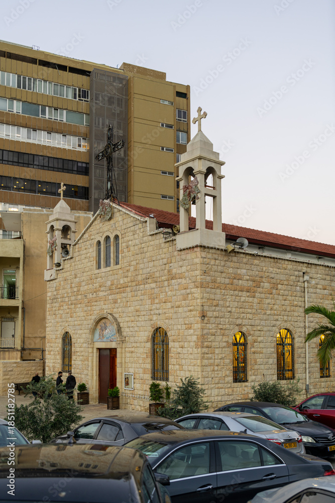 Φωτογραφία St Elias Cathedral of the Melkite Catholic decorated for Christmas in Haifa, Israel
