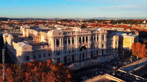 Il Palazzaccio, sede della suprema Corte di Cassazione. Roma, Italia.
Vista aerea dell'edificio del tribunale nel centro di Roma. 