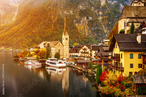Fényképezés Hallstatt Village, Mountains and Lake with the church at autumn - Hallstatt, Aus