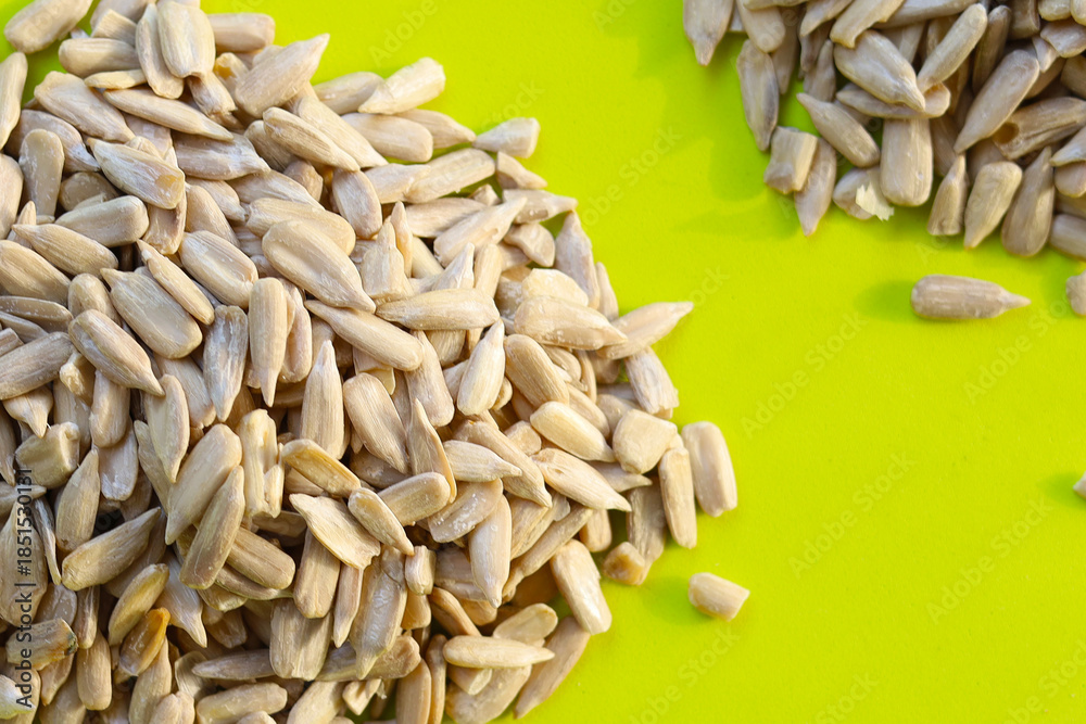 Obraz premium Peeled sunflower seeds, close up