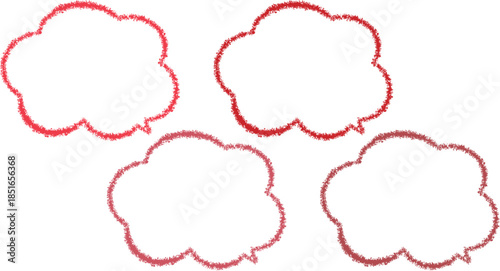 赤系のクレヨンで描いた吹き出しセット。雲の形をしたかわいい手描き風、少しずつ色が異なる。もこもこしている落書き風。