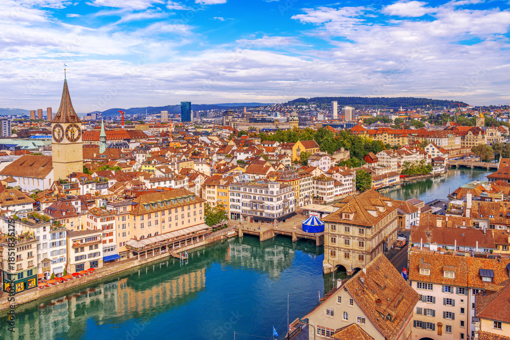 Obraz premium Zurich, Switzerland Over the Limmat River 2512