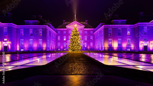 Bild auf Leinwand Apeldoorn, The Netherlands - December 20, 2025: Scenic view of Royal Palace het