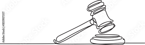 Judge hammer one continuous single line art drawing, One line drawing of judge hammer law symbol continuous hand drawn sketch minimalist design. one line Icon drawing