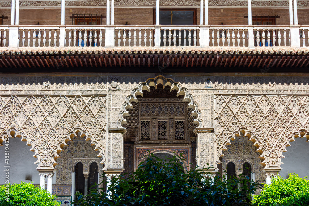 Fototapeta premium Courtyard of Maidens in Seville Alcazar, Spain