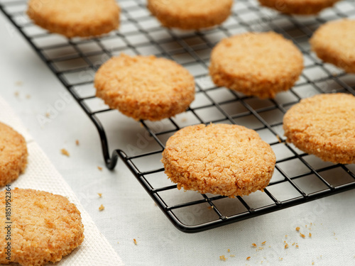 crispy-cookies-from-bakery