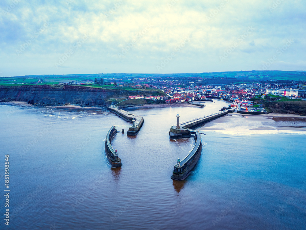 Obraz premium aerial view of a marina in winter