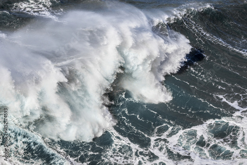 The power of the ocean, portugal, Nazare