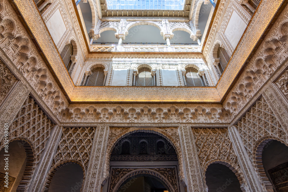 Fototapeta premium Dolls courtyard in Peter's palace of Seville Alcazar, Spain