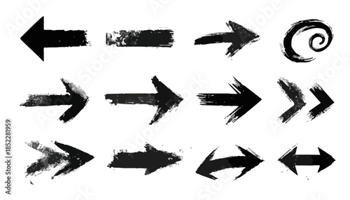 다양한 방향을 나타내는 거친 질감의 검은색 화살표 아이콘 세트, 투명 배경
