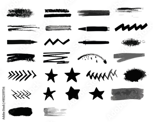 Coleção de pinceladas e marcas de tinta pretas, traços de pincel e estrelas em fundo transparente para design.