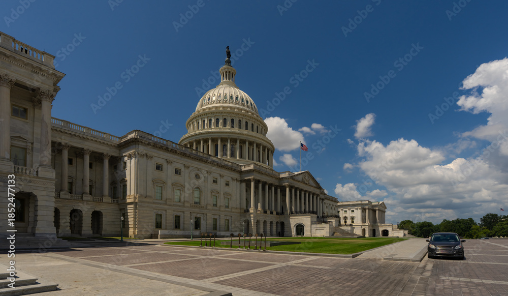 Obraz premium Washington DC Capitol dome. Congress and Senate building. USA flag over Capitol dome. Election day in Washington. Ceremony at American Capitol. President in front of Congress.