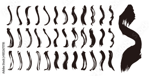 筆で書いた手書きの縦線のひと揃い。