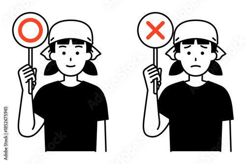 ○×マークを掲げる居酒屋の女性店員