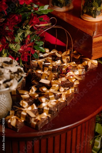 Quadro su tela fifteen years anniversary decoration and food