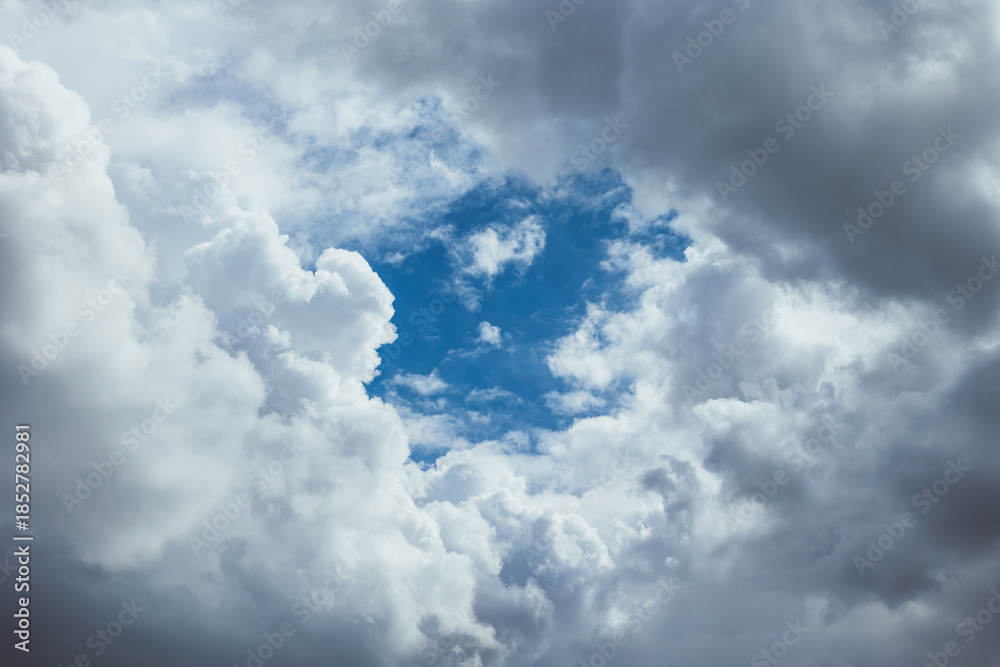 Obraz premium Dramatic clouds with sky. Heaven concept background