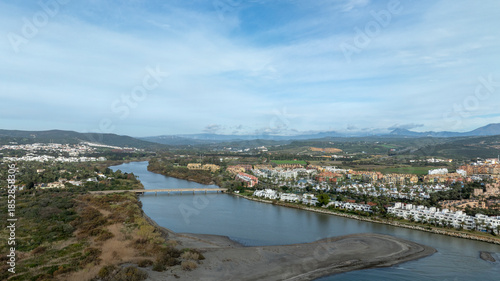 Playa del Estuario del río Guadiaro en Sotogrande, Andalucía