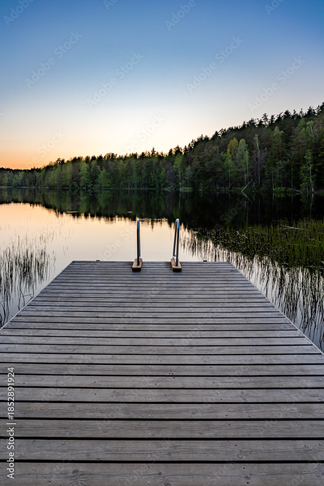 Naklejka premium pier in the lake