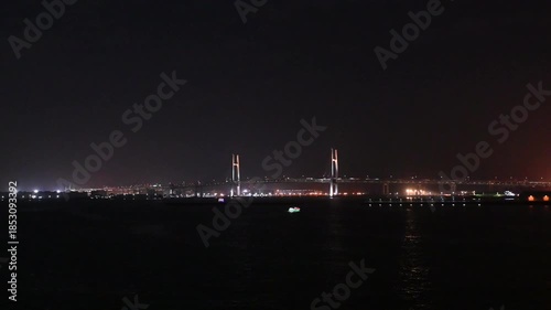 横浜ベイブリッジの夜景
